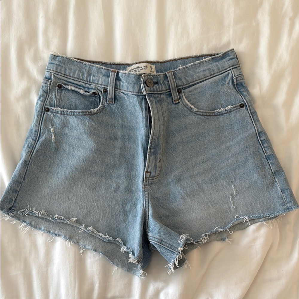 Abercrombie 90s Relaxed Cutoff High Rise Women's Shorts